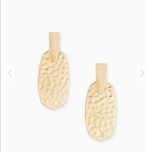Kendra Scott Jewelry - Kendra Scott Aragon Hammered Drop Earrings in Gold Kendra Scott Jewelry - Kendra Scott Aragon Hammered Drop Earrings in Gold